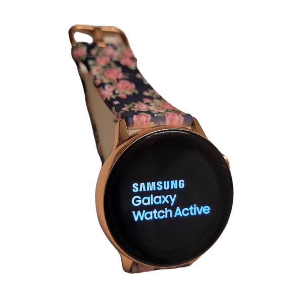 Samsung Other - Samsung Active 02D2 Smartwatch Rose Gold 2 Blue Floral & White Floral Bands 40mm